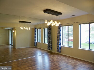 11323 Commonwealth Dr unit T3, Rockville, MD 20852 - photo 3