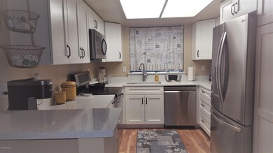 Keats Full Kitchen