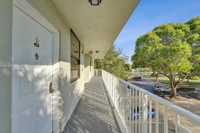 1715 Whitehall Dr unit 305, Davie, FL 33324 - photo 4