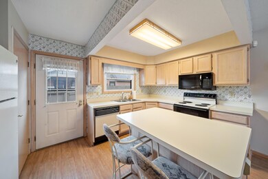 5801 Thada Ln, Columbus, OH 43229 - photo 6