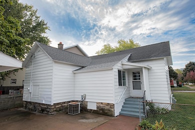 1176 W 4th St, Winona, MN 55987 - photo 6