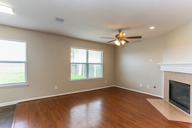 8843 Doak Ln, Houston, TX 77075 - photo 4