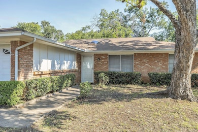 620 Oak Dr, Hurst, TX 76053 - photo 4