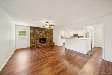 137 W Jefferson St, Broken Arrow, OK 74011 - photo 5