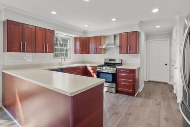 1304 Sequoia Rd, Naperville, IL 60540 - photo 4