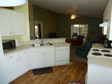 Easy To Navigate Kitchen