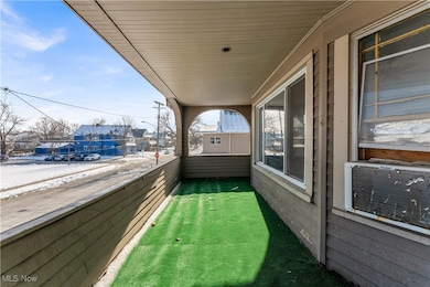 430 E 149th St unit 2/UP, Cleveland, OH 44110 - photo 4