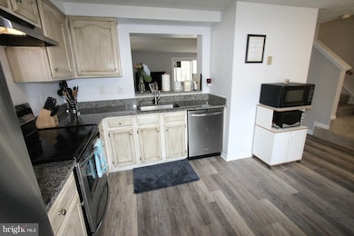 2535 Log Mill Ct, Crofton, MD 21114 - photo 4