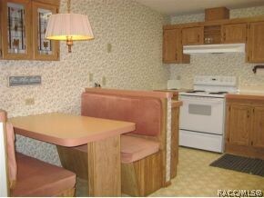 Eat-in kitchen