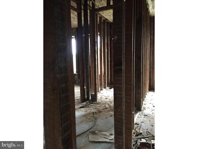 39 S 9th St, Reading, PA 19602 - photo 5