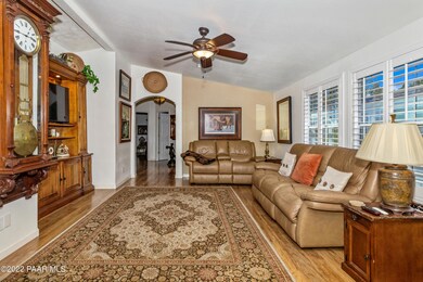 005_Living Room