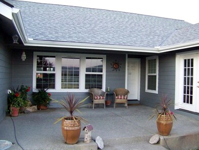 002front porch