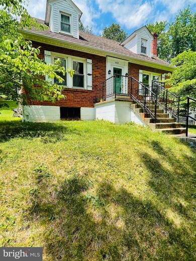 337 Mineral St, Strasburg, VA 22657 - photo 2