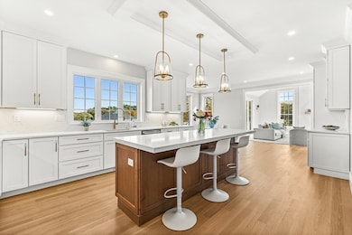 14 Liana St, Woburn, MA 01801 - photo 6