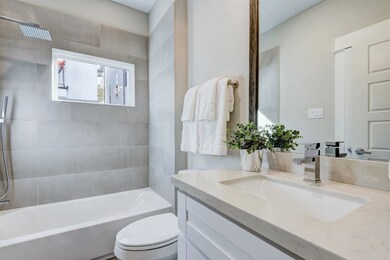 1st Floor En Suite Bathroom