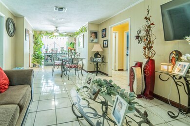 810 Cherokee Trace, Grand Prairie, TX 75051 - photo 3