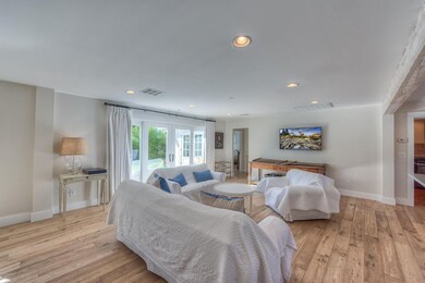 007_Living Room