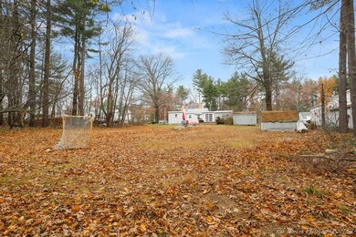 35 Gilbert St, Dracut, MA 01826 - photo 2