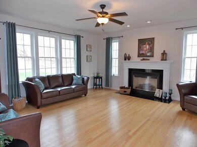 1223 Woodberry Dr, Mountain Top, PA 18707 - photo 5