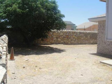 14604 Alcon Dr, Horizon City, TX 79928 - photo 2