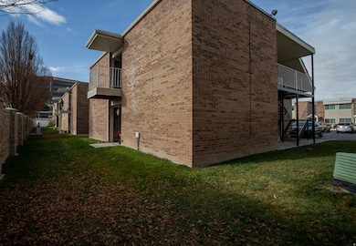 830 E 3990 S unit D, Salt Lake City, UT 84107 - photo 3