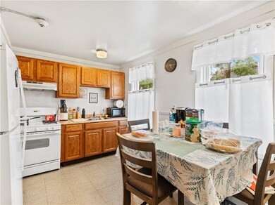 46 Jeffers St, Woonsocket, RI 02895 - photo 3