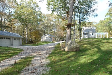 573 Potomska Rd, South Dartmouth, MA 02748 - photo 2