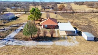 375 N Colbert Dr, Davis, OK 73030 - photo 2