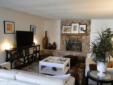 2840 W Positano Way-living room b