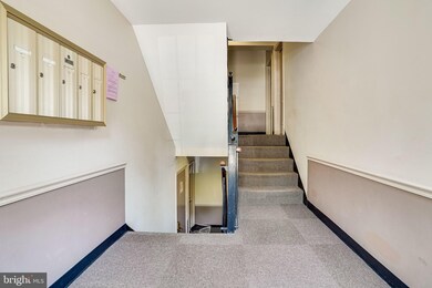 1905 N Rhodes St unit 38, Arlington, VA 22201 - photo 4