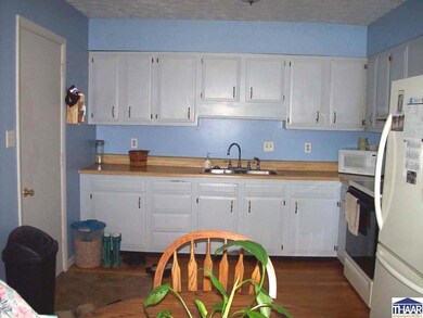 310 10th St NW, Linton, IN 47441 - photo 4