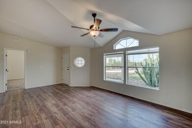 5043 E 28th Ave-1