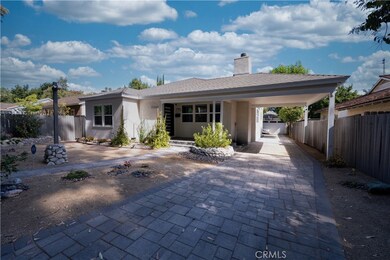 22035 De la Osa St, Woodland Hills, CA 91364 - photo 2