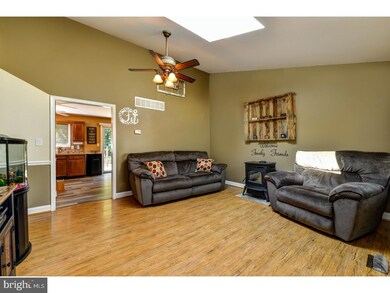 33 Palmetto Dr, New Castle, DE 19720 - photo 2