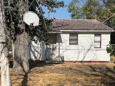 237 2nd Ave SW, Cut Bank, MT 59427 - photo 3