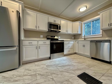 28 Leach Ave, Franklin, NH 03235 - photo 4