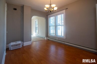 304 E High St, Davenport, IA 52803 - photo 2