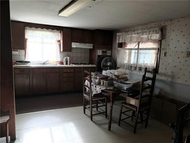 11785 N Division Rd, Fountaintown, IN 46130 - photo 4