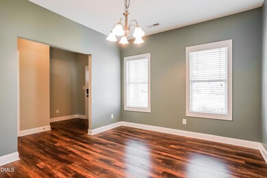 005-photo-dining-room-14504383