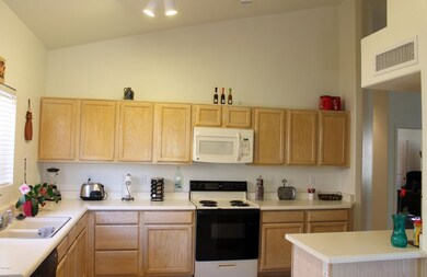 1020 E Brentrup Dr, Tempe, AZ 85283 - photo 7