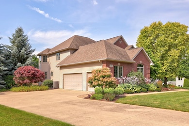 168 Kingsbrook Dr, Frankenmuth, MI 48734 - photo 3