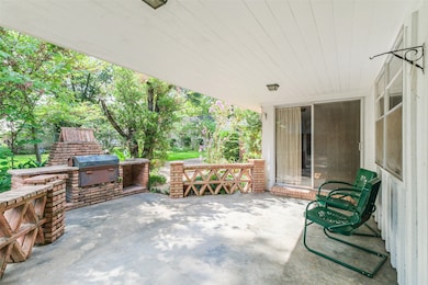 1118 Guinea Dr, Houston, TX 77055 - photo 4