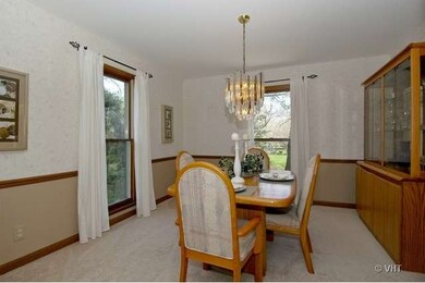 643 W Surrey Ln, Algonquin, IL 60102 - photo 4