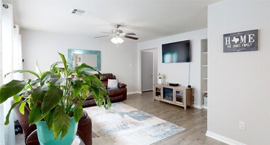 9961 Kingfisher Dr, Conroe, TX 77385 - photo 4