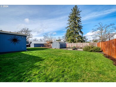 33497 Scott Ave, Creswell, OR 97426 - photo 4