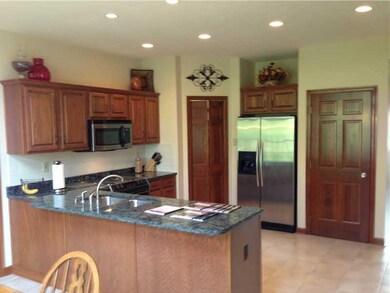 Kitchen. Luxurious Granite, Deceptively deep corne