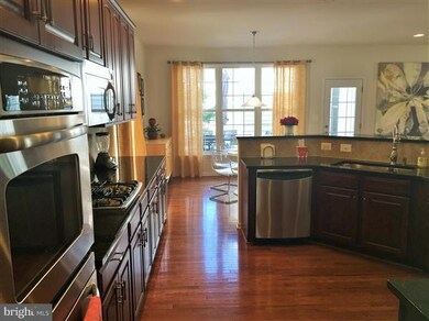 25281 Doolittle Ln, Chantilly, VA 20152 - photo 4