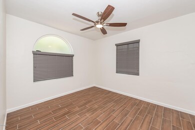 1601 W Osborn Unit 1-11