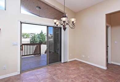 007_Dining Area