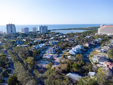 4851 Crayton Rd, Naples, FL 34103 - photo 4